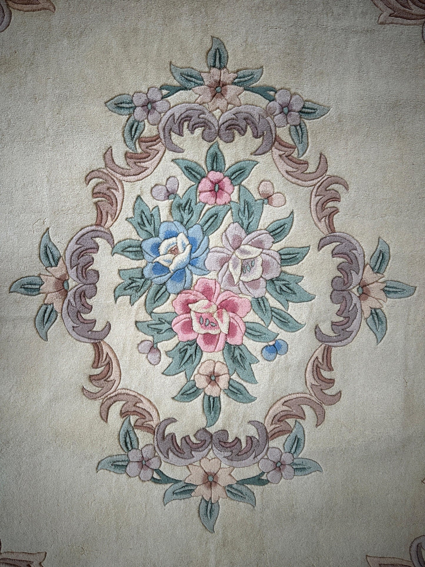 Hand-Tufted Chinese Aubusson Wool Rug – 7'10" x 11' – Luxurious Traditional Design