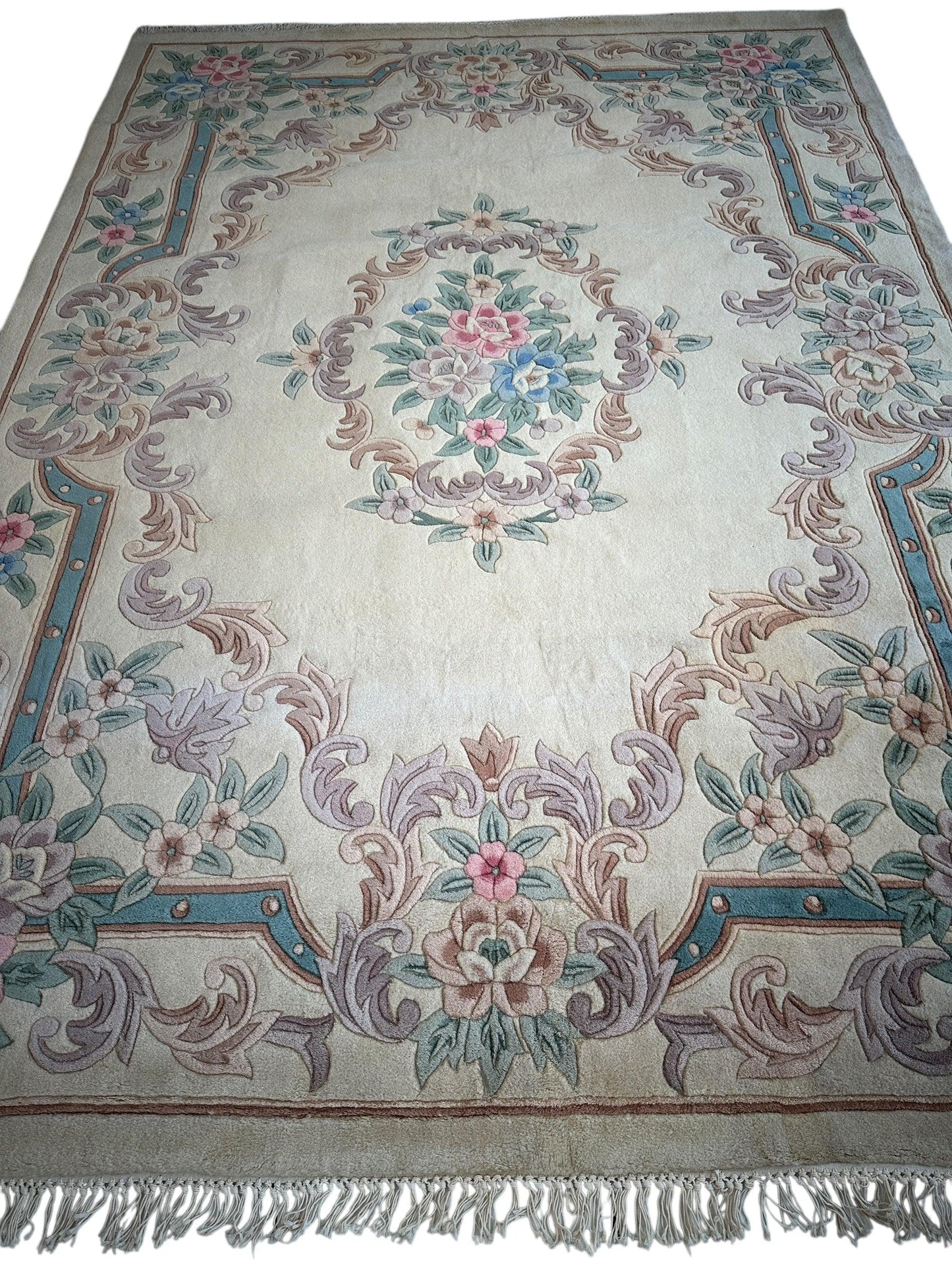 Hand-Tufted Chinese Aubusson Wool Rug – 7'10" x 11' – Luxurious Traditional Design