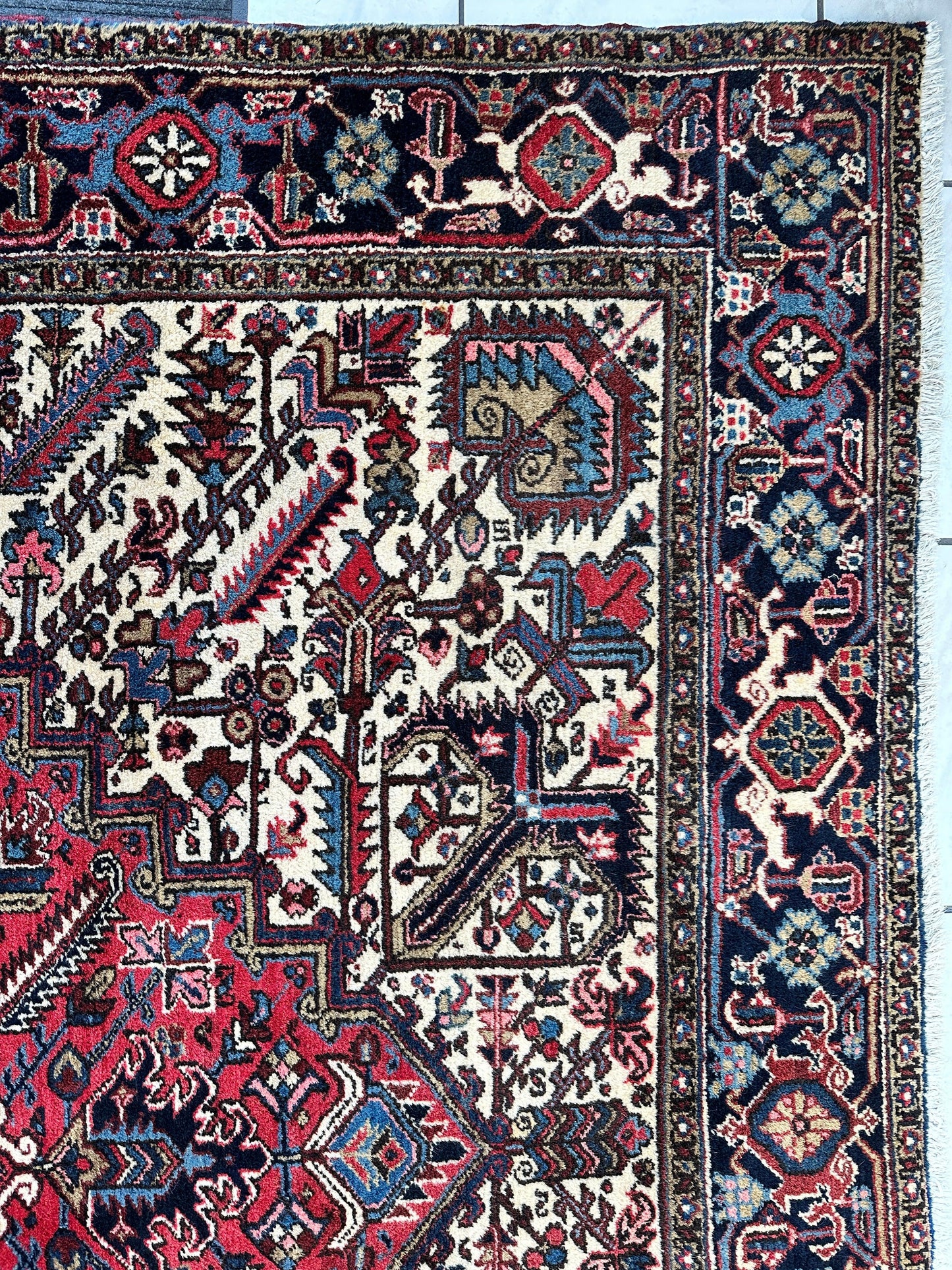 Hand-Knotted Persian Heriz Wool Rug – 9’ x 12’ – Geometric Medallion Design