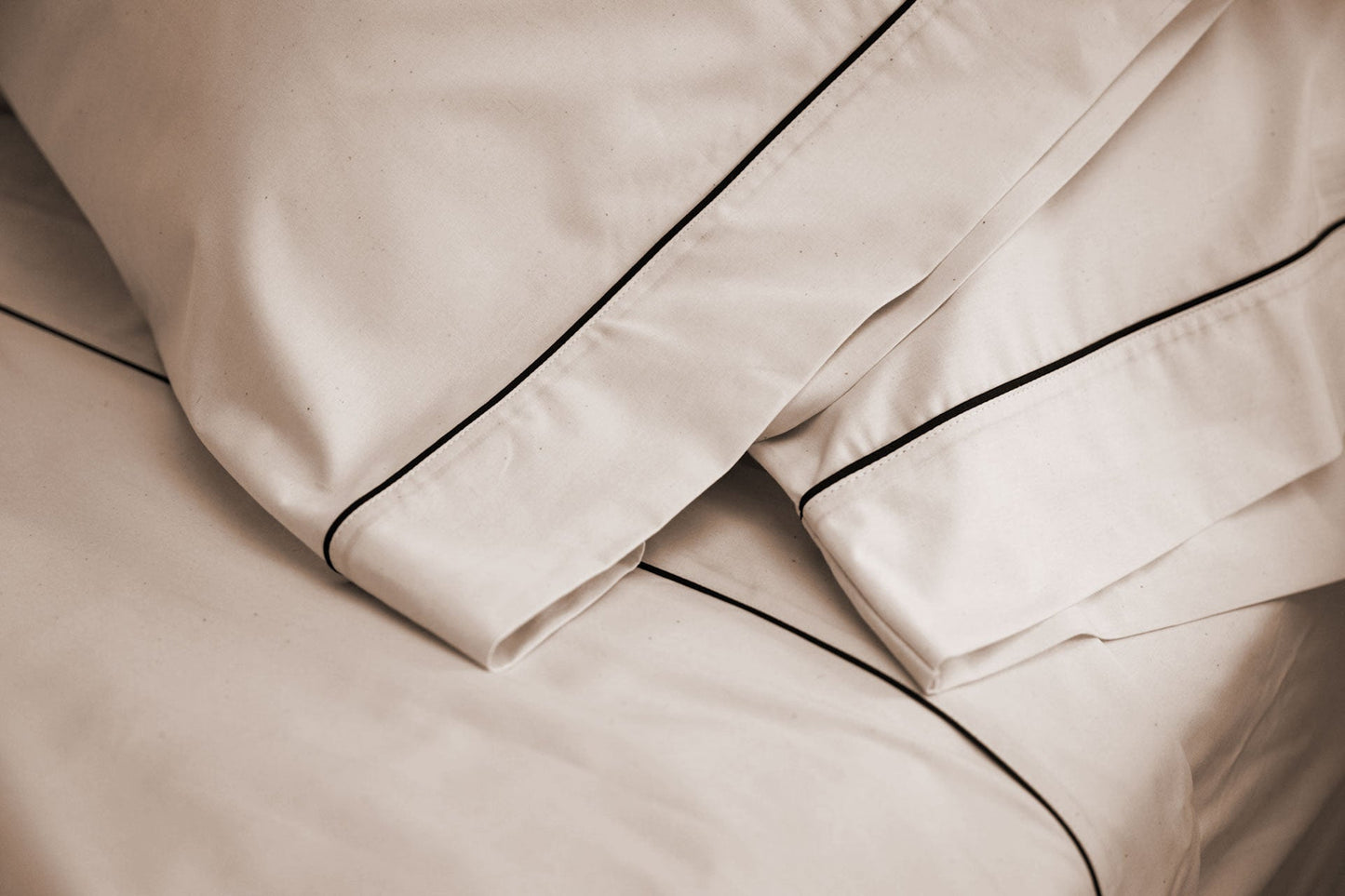 Cotton Piping Design Bed Sheet Set