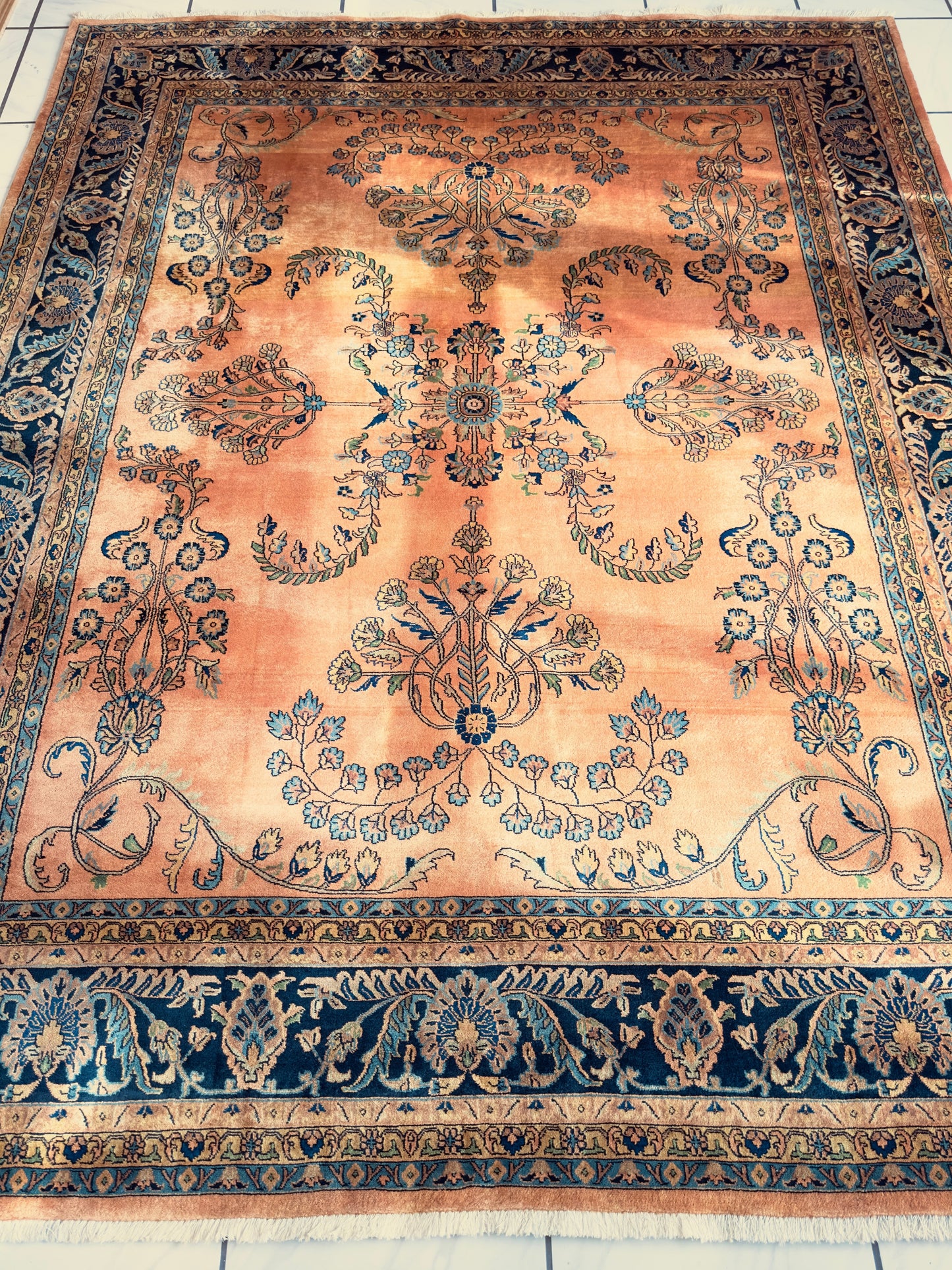 Hand-Knotted Indo-Sarouk Wool Rug – 8' x 10' – Peach Field with Navy Border
