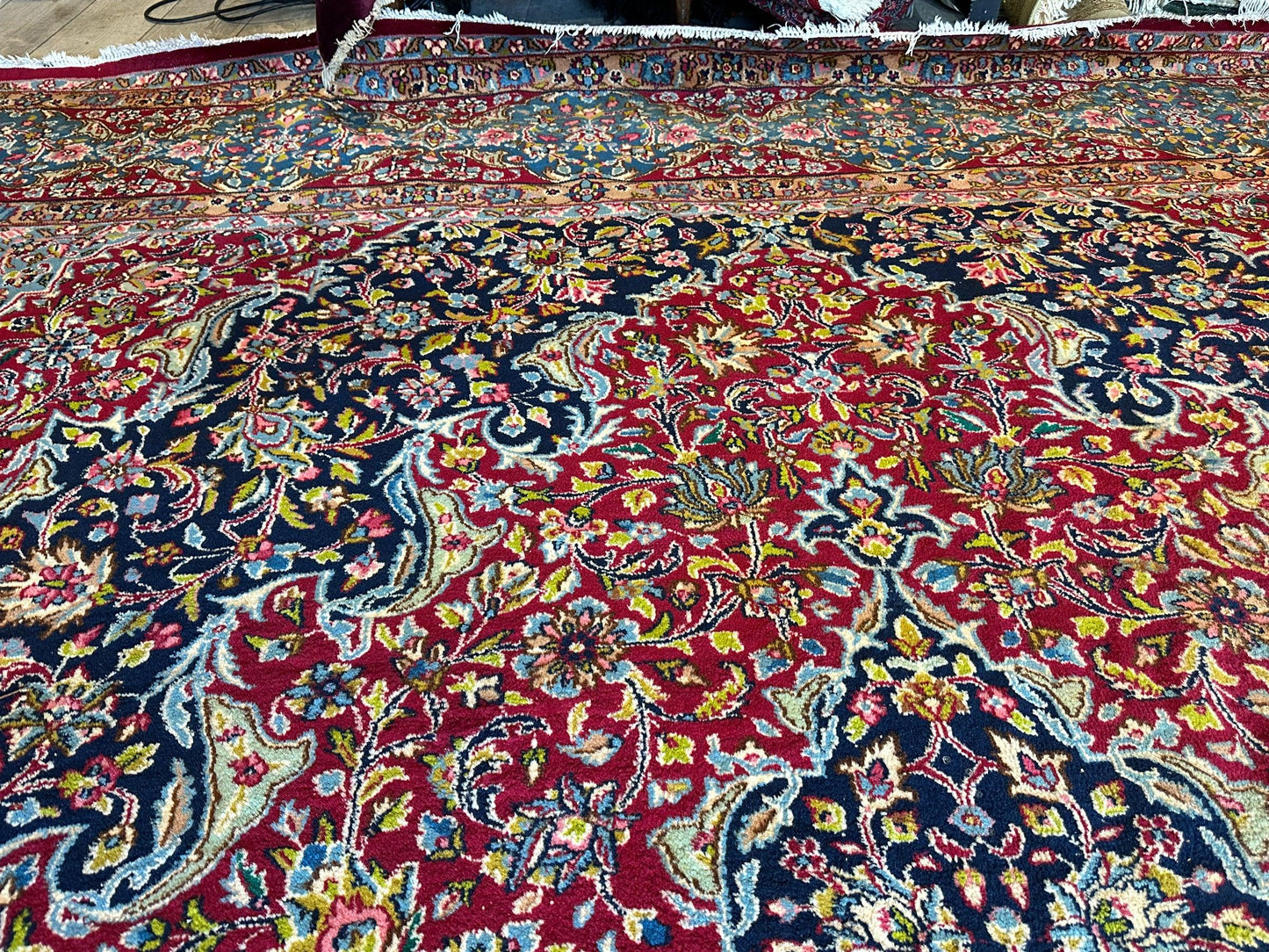 Exquisite Persian Vintage Medalian Rug 10 x 13