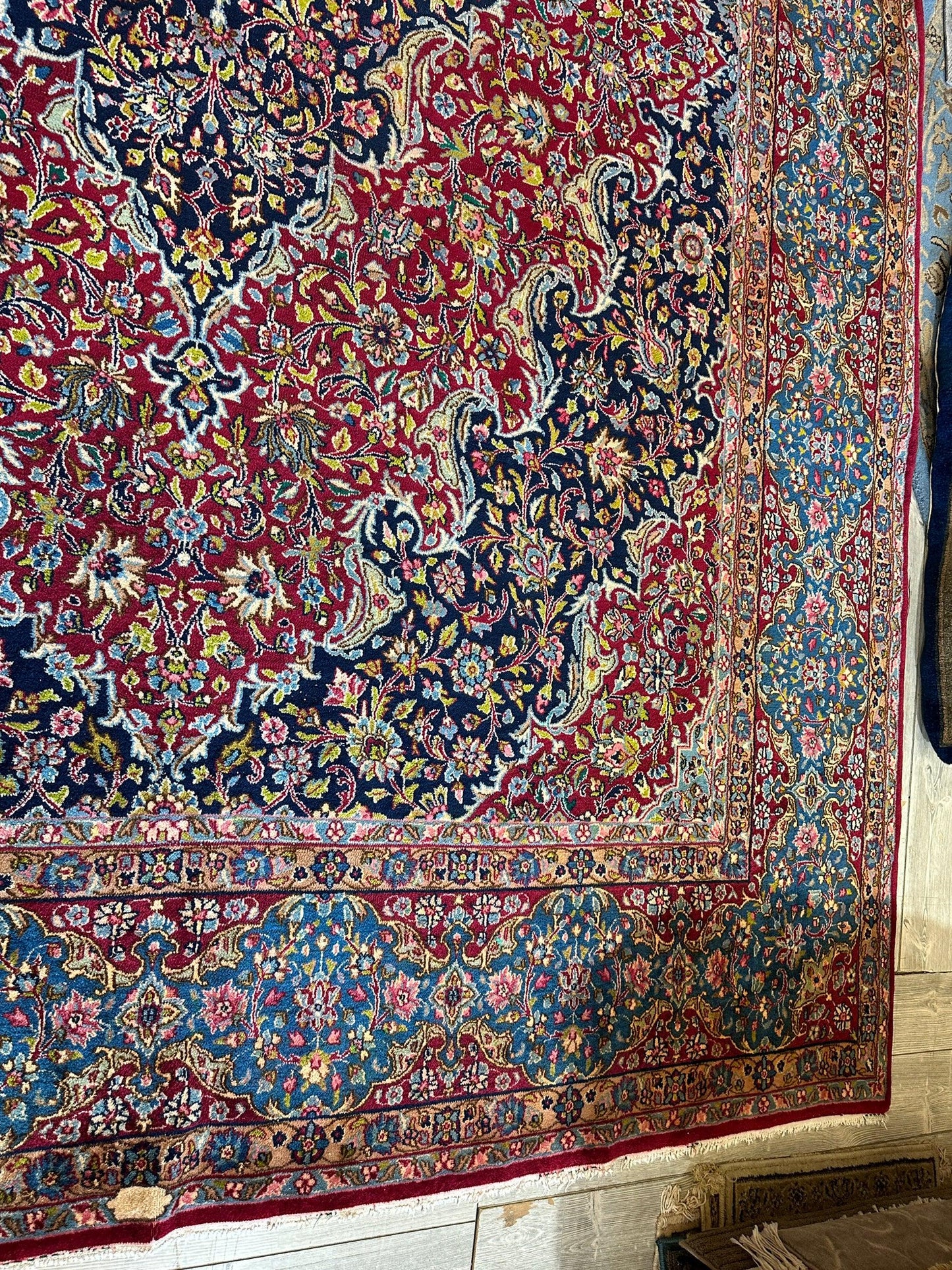 Exquisite Persian Vintage Medalian Rug 10 x 13