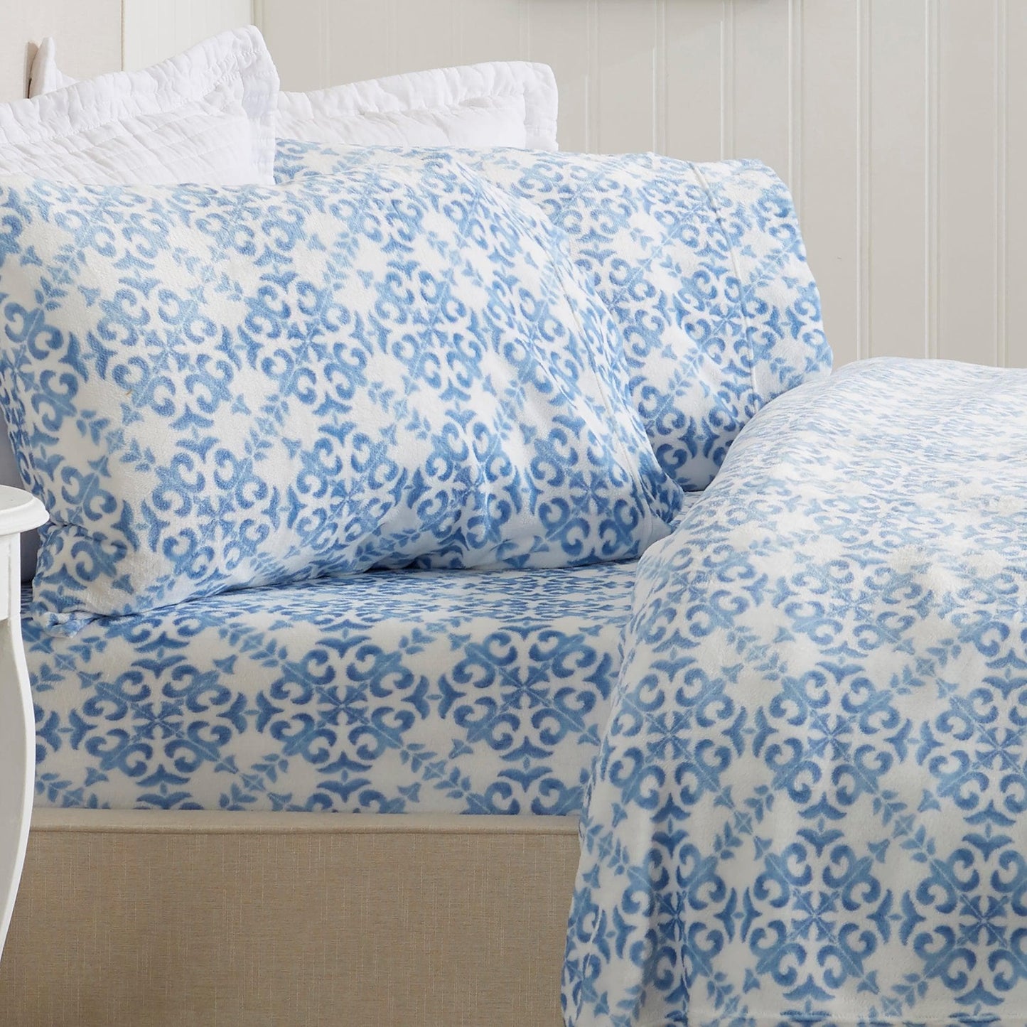 4-Piece Printed Plush Sheet - Velvet Luxe Lattice Collection