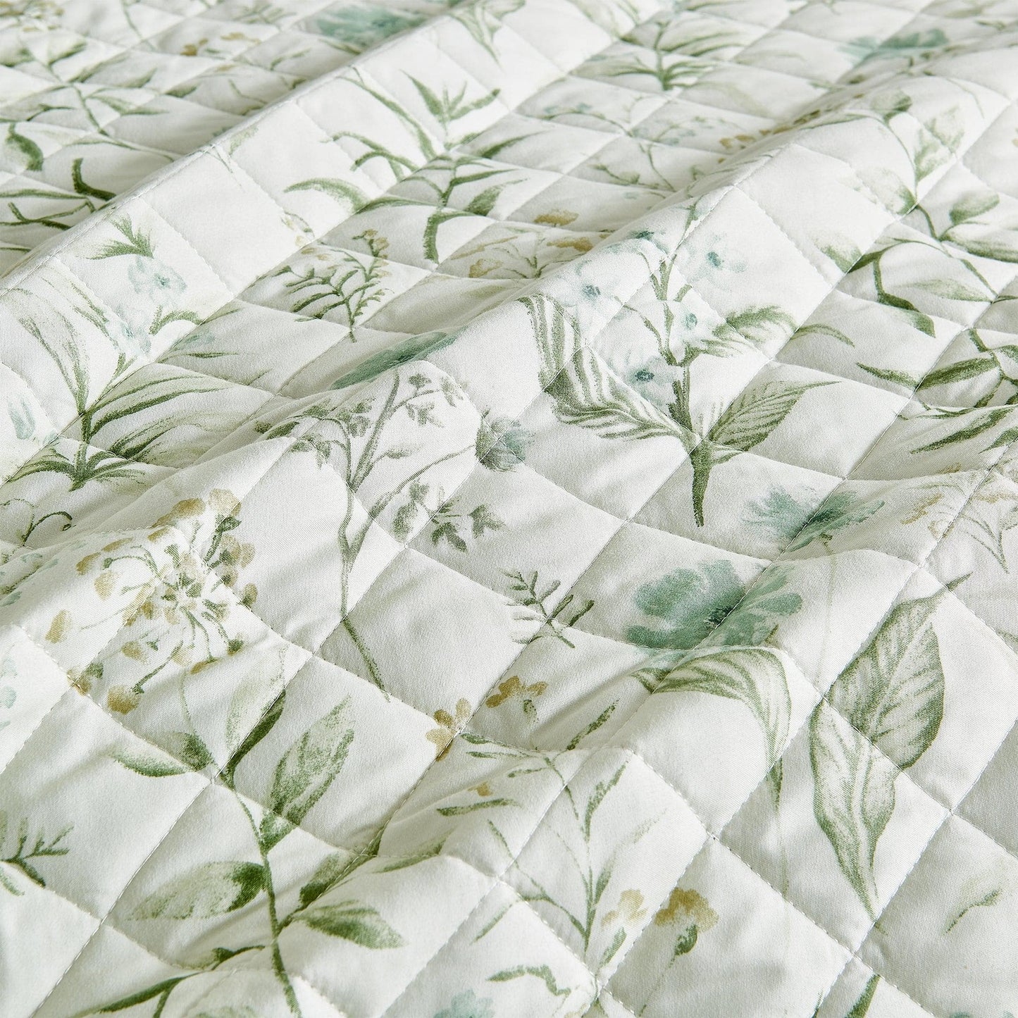 Floral Printed Microfiber Quilt Set - Glyndora Collection