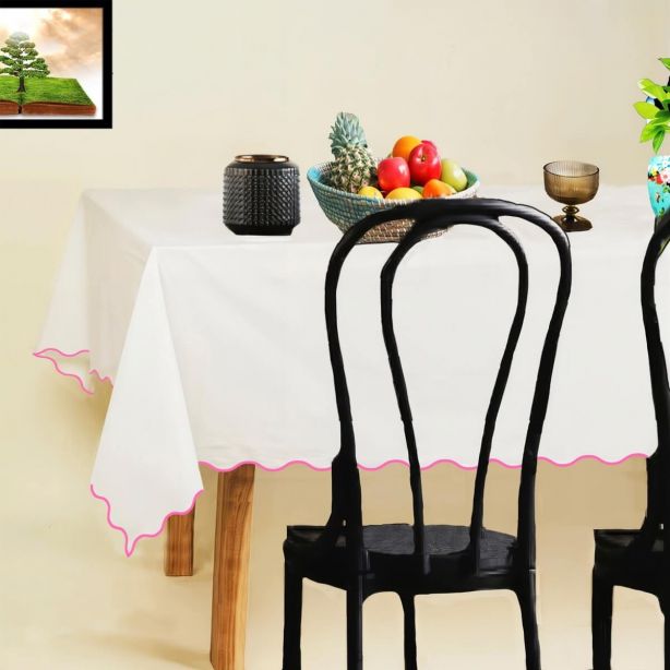 Waterproof Scallop Embroidery Polyester Table Cloth